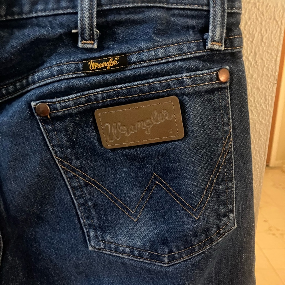 Smaller Size (34x29) Wranglers Vintage 100% cotton denim Regular Cut jeans